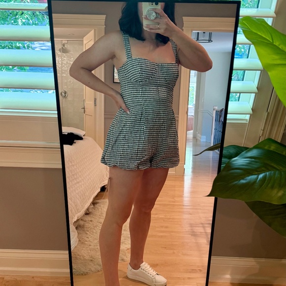 Reformation Lydia Linen Romper Black - Size 8 - Picture 1 of 4